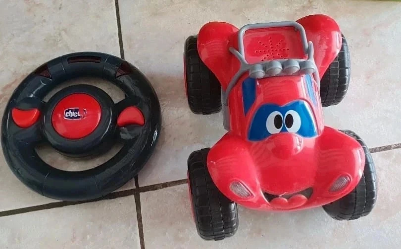 Voiture télécommandé chicco billy bigwheels